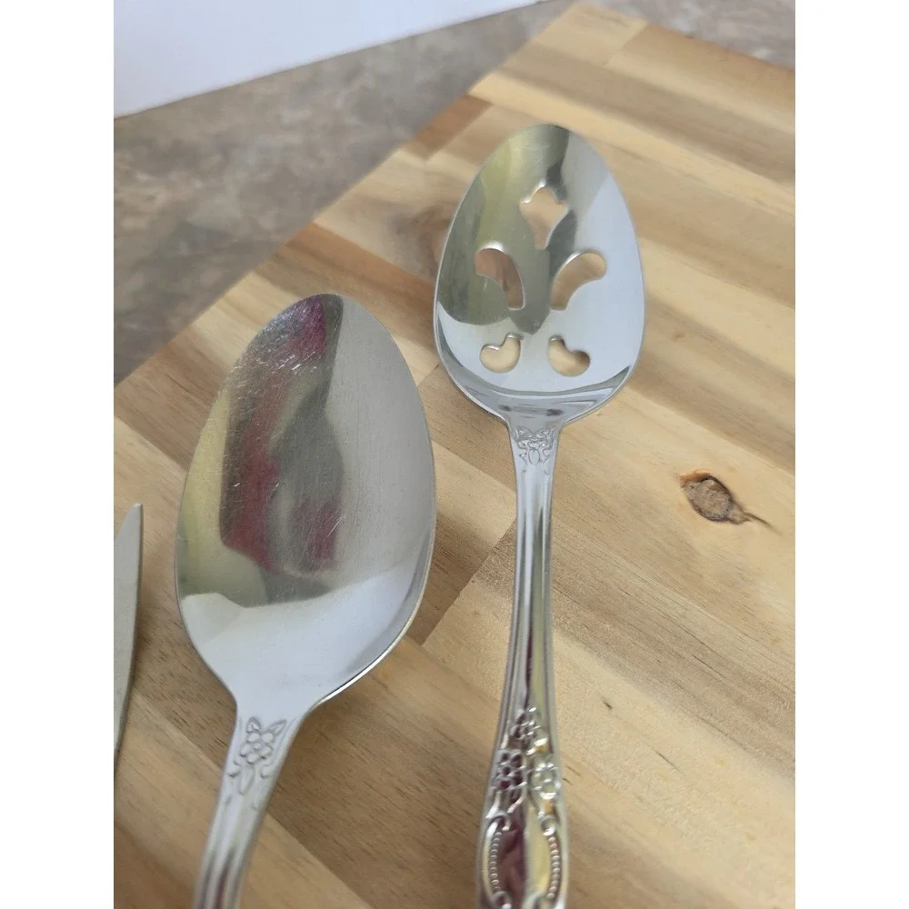 Wm A Rogers Deluxe Oneida Serving Set  Pierced Spoon, Fork, Spoon  8 1/8